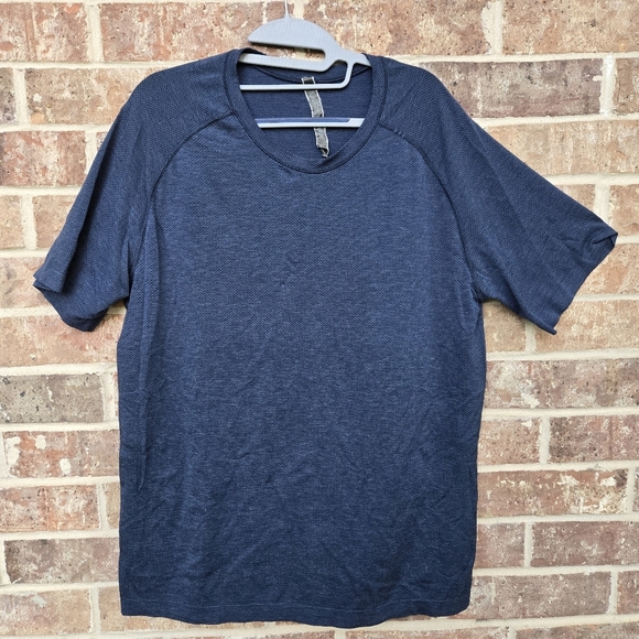 Lululemon Men's Blue T-Shirt Size L - Picture 1 of 3